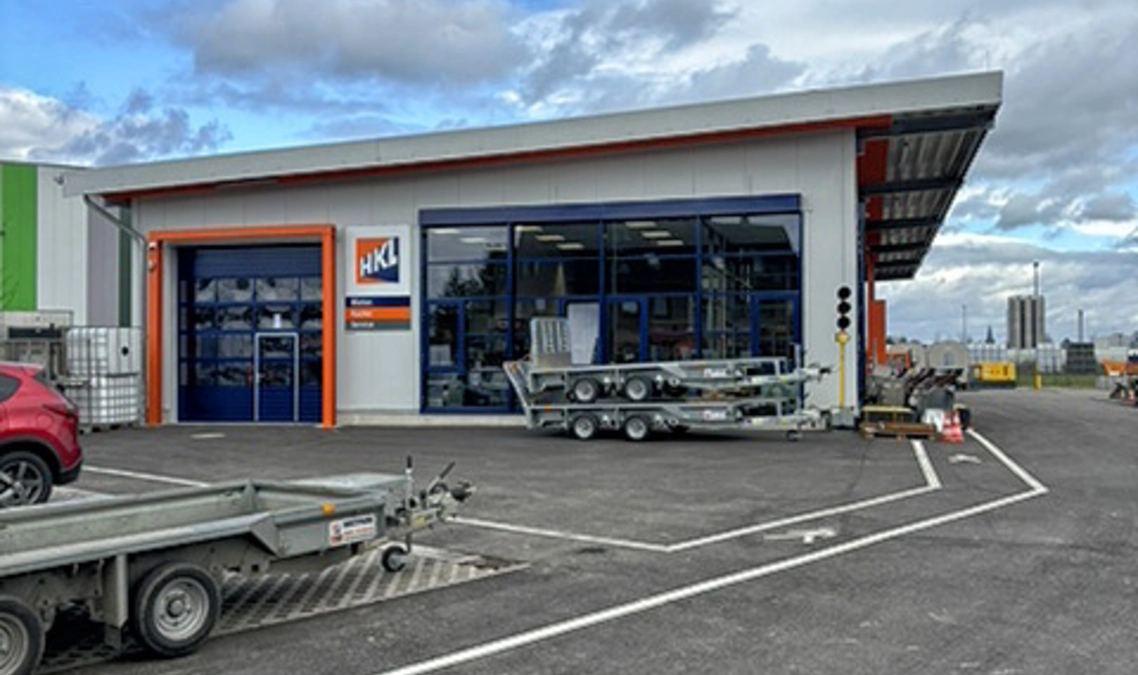 Neubau Halle mit Außenanlagen