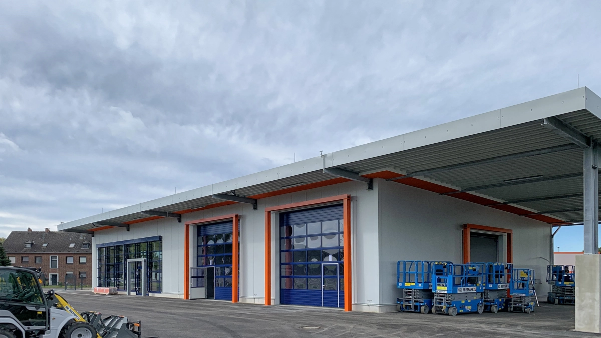 Neubau Halle mit Außenanlagen