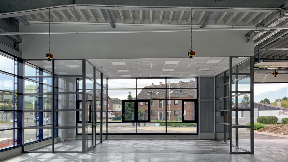 Neubau Halle mit Außenanlagen