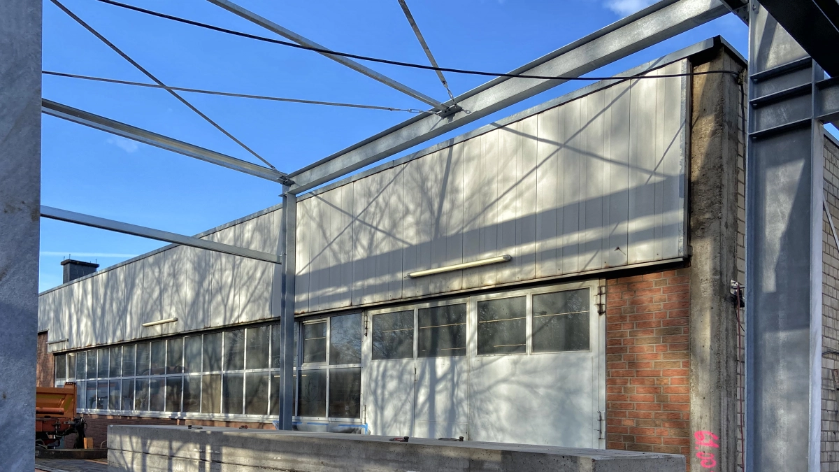 Hallenerweiterung einschl. Außenanlagen