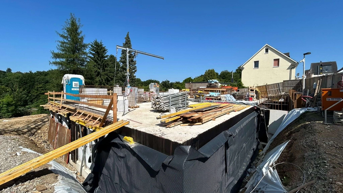 Neubau Mehrfamilienhaus Baustelle